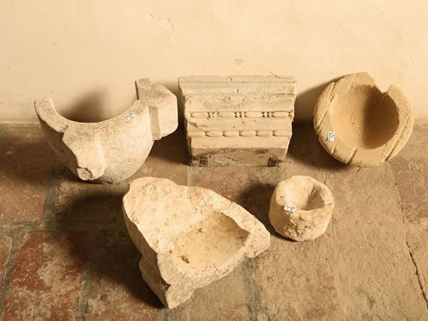 Lot of ancient stone fragments  - Auction Furniture and paintings from ancient palace in the Marche - Maison Bibelot - Casa d'Aste Firenze - Milano