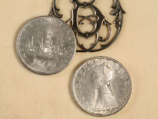 Cinquanta monete da 500 £ in argento, Caravelle  - Asta Arredi e dipinti da un antico palazzo marchigiano - Maison Bibelot - Casa d'Aste Firenze - Milano