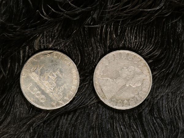 Cinquanta monete da 500 £ in argento, Caravelle  - Asta Arredi e dipinti da un antico palazzo marchigiano - Maison Bibelot - Casa d'Aste Firenze - Milano