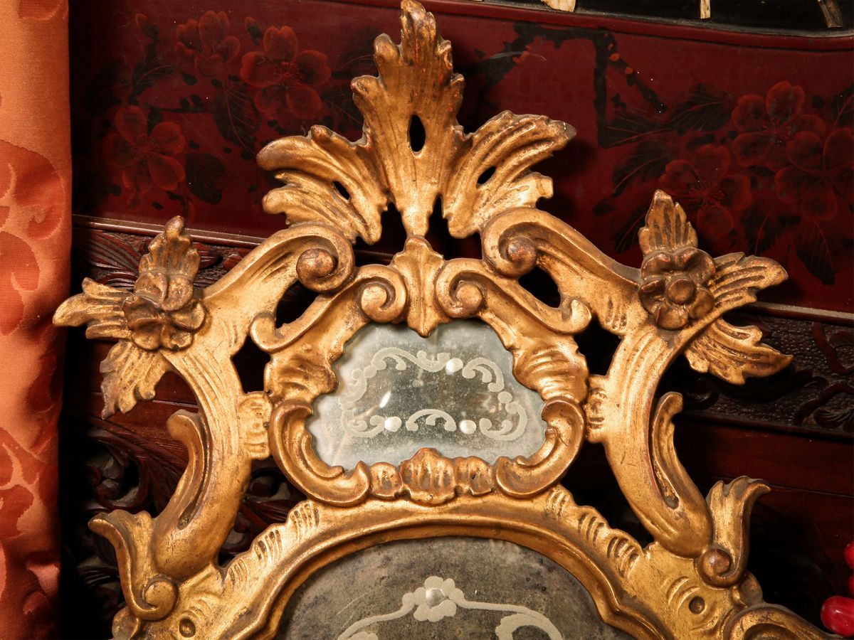 Coppia di Ventole in Legno Dorato