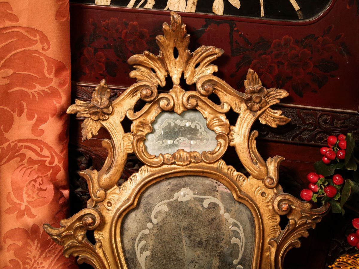 Coppia di Ventole in Legno Dorato