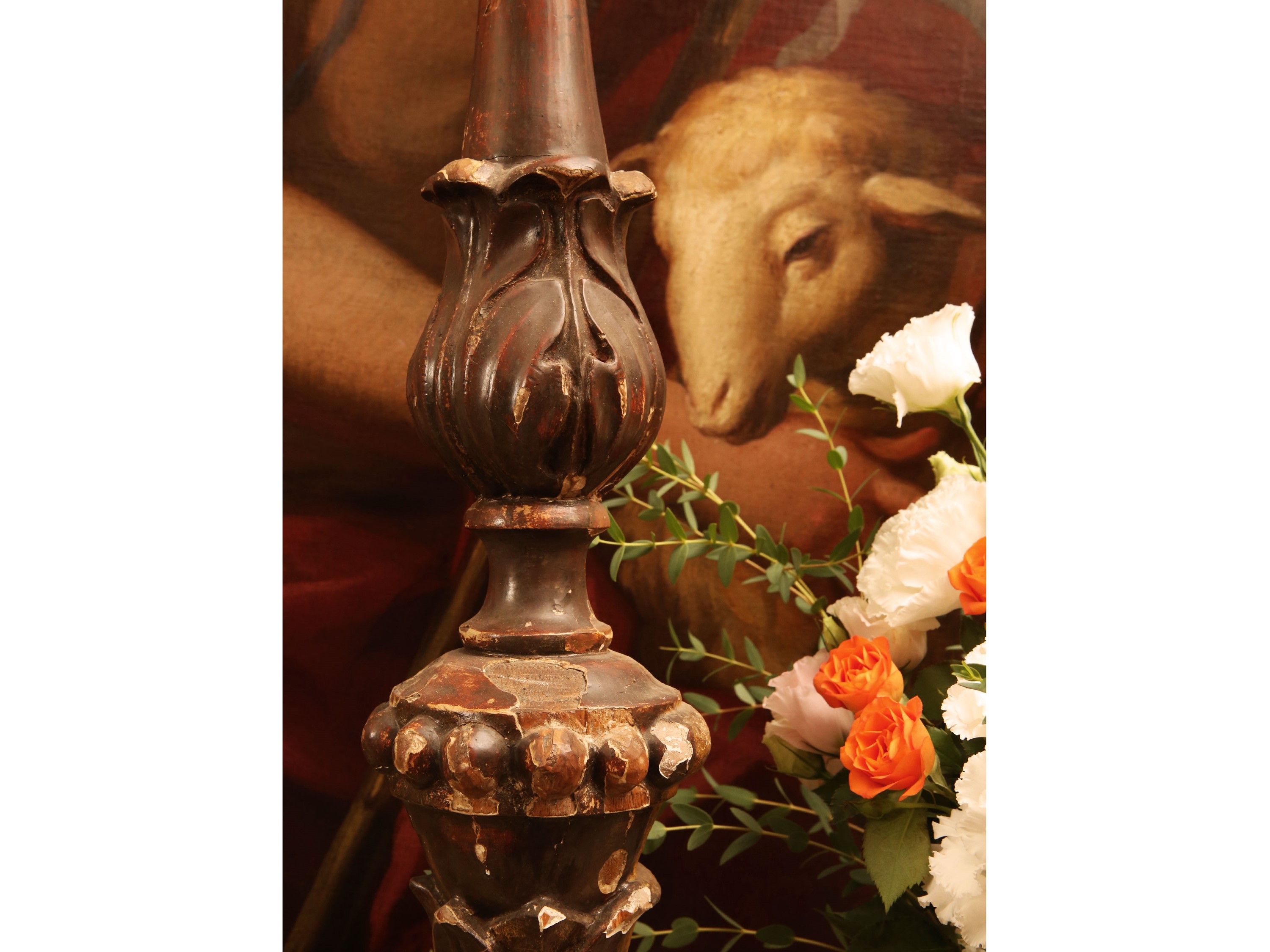 Coppia di torciere in legno laccato