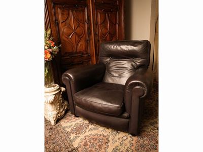Poltrona e Pouf Frau in Pelle Bruna