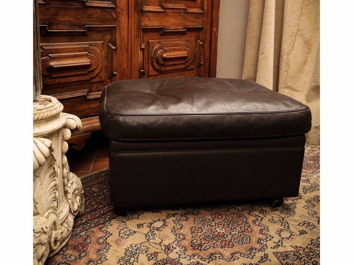 Poltrona e Pouf Frau in Pelle Bruna