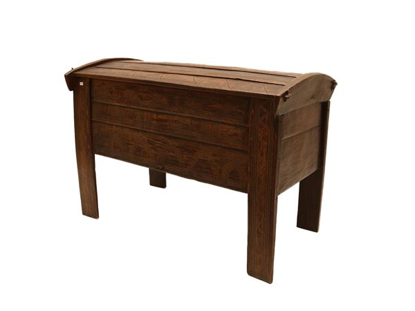 Popular chest in soft wood
