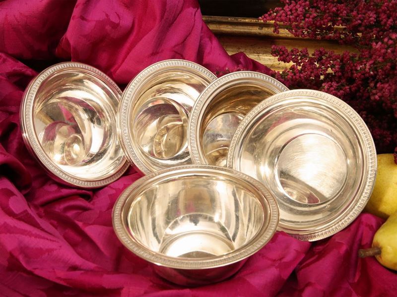 Serie di Dodici Coppette in Argento