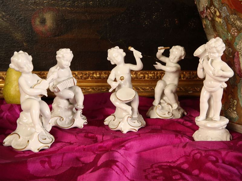 Serie di Cinque Puttini Musicanti in Ceramica