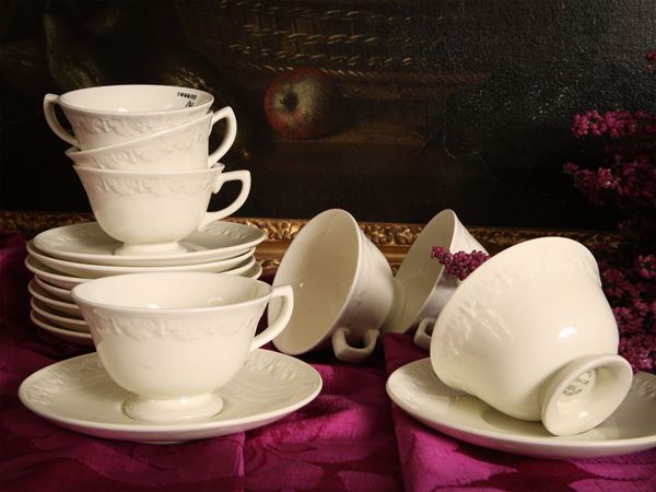 Eight earthenware teacups, Etruria Wedgwood