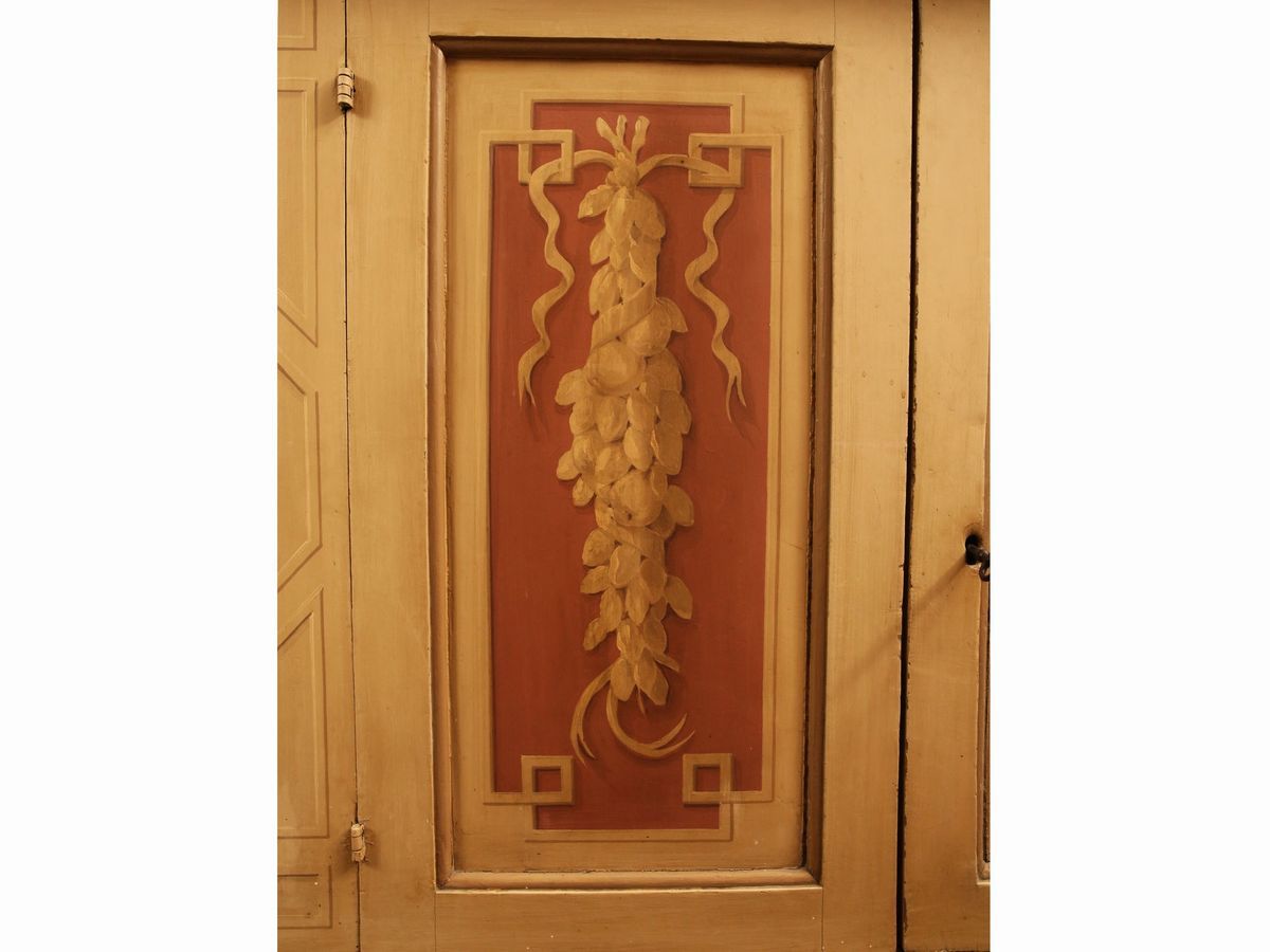 Credenza in Legno Tenero Laccato Color Crema