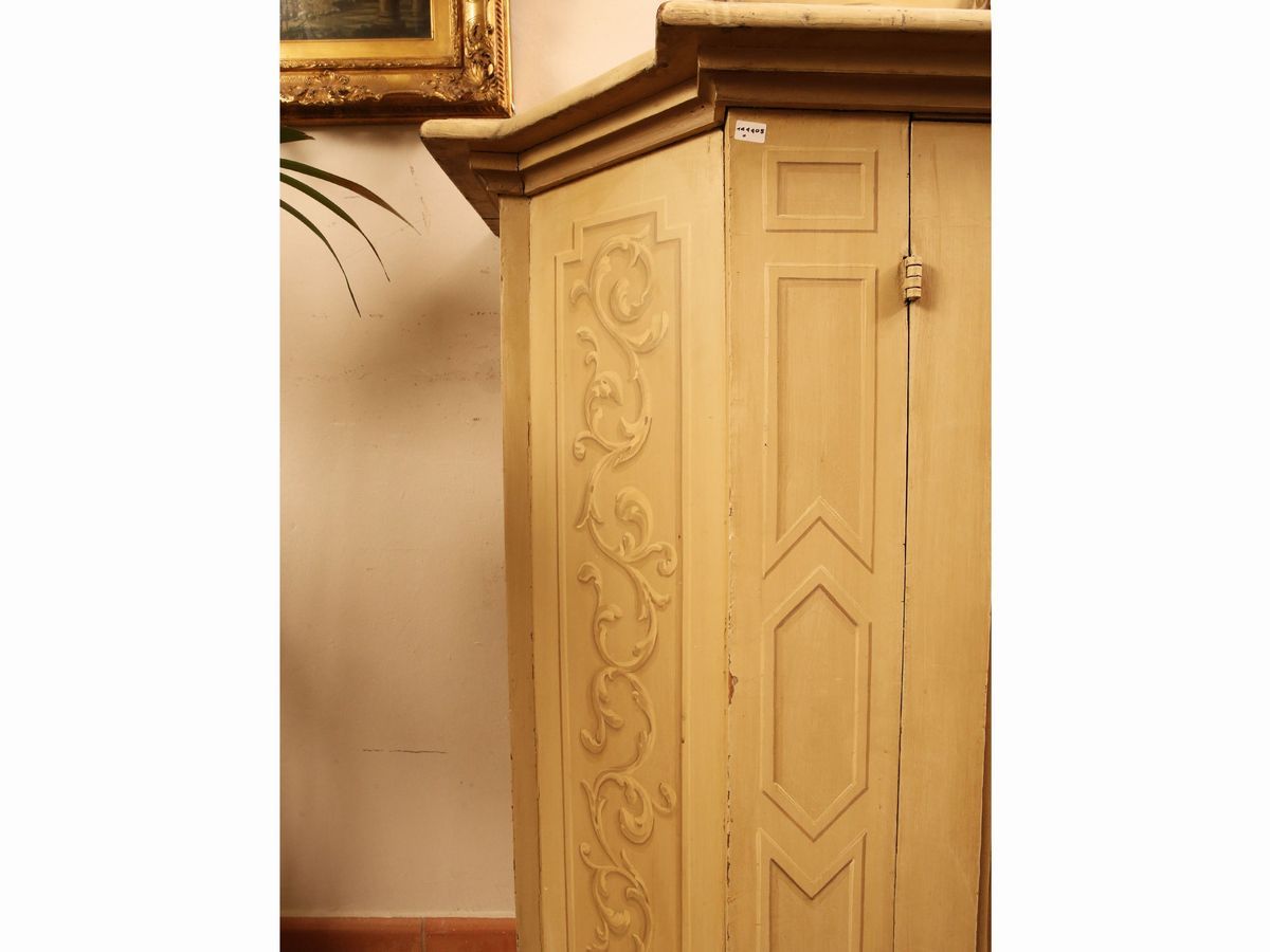 Credenza in Legno Tenero Laccato Color Crema