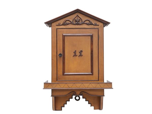 Key shelf in cherry wood  (early 20th century)  - Auction The art of furnishing - Maison Bibelot - Casa d'Aste Firenze - Milano