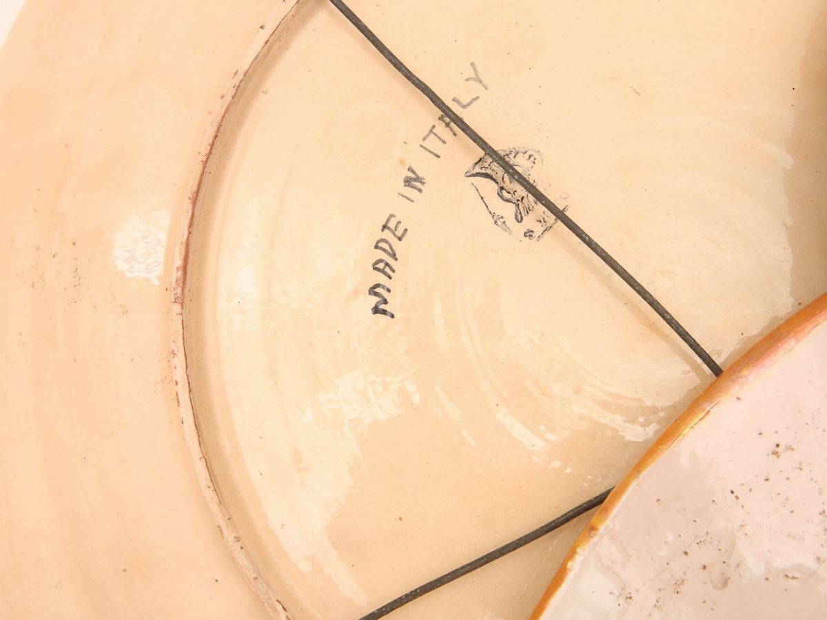 Due Piatti da Parata in Terracotta Smaltata