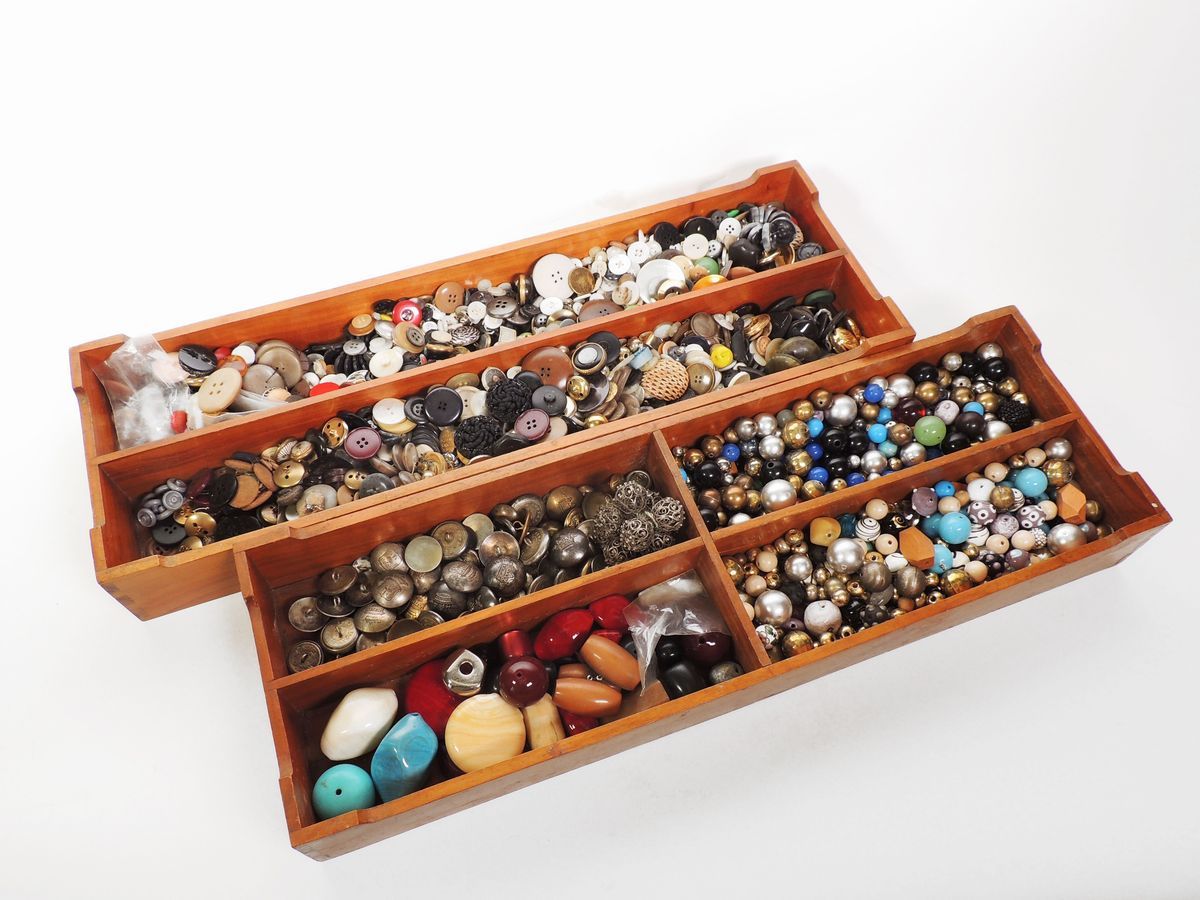 Lotto di Bottoni, Collane e Componenti per Bijoux