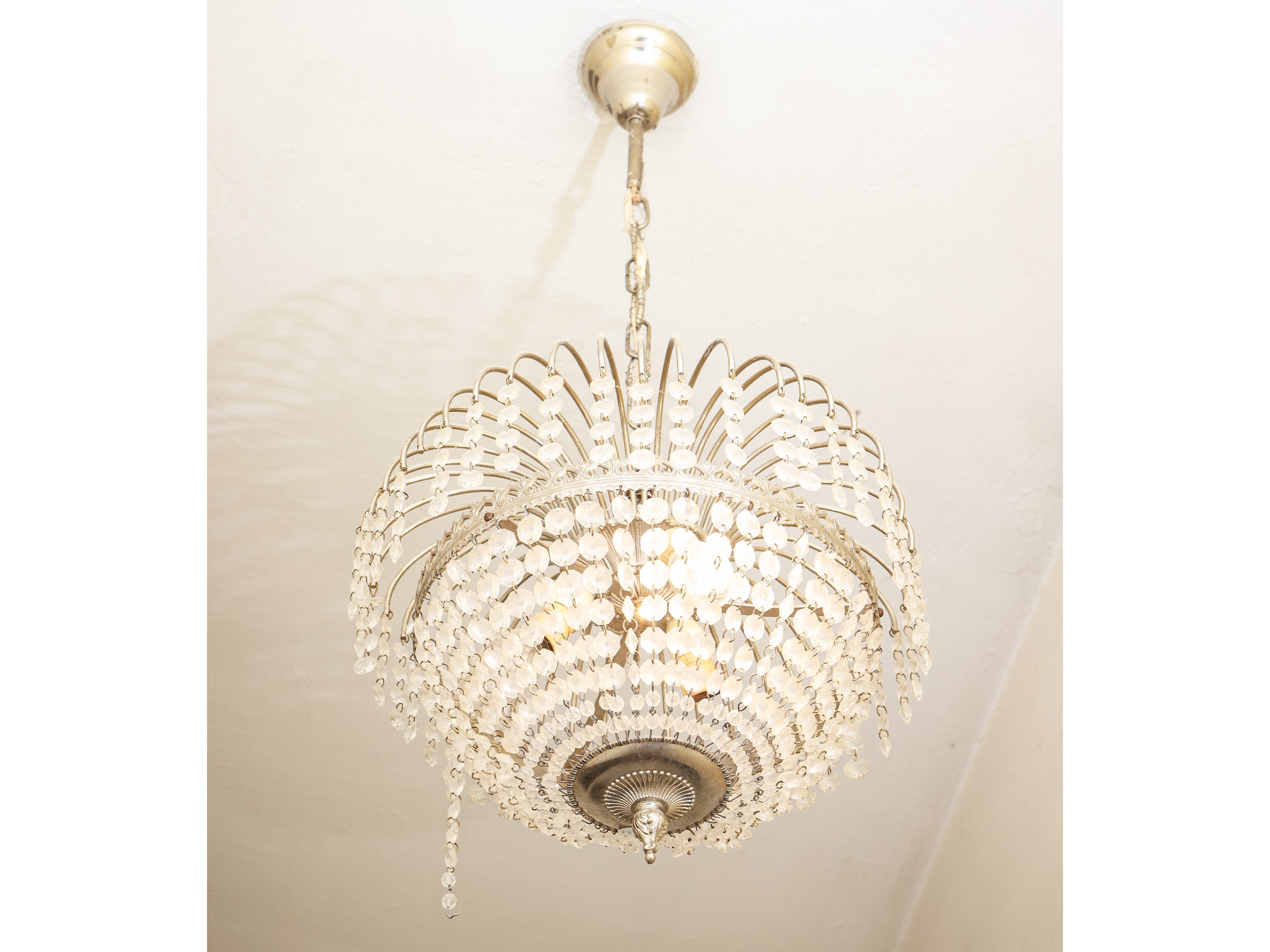 Tre Piccoli Lampadari in Metallo e Perle di Vetro