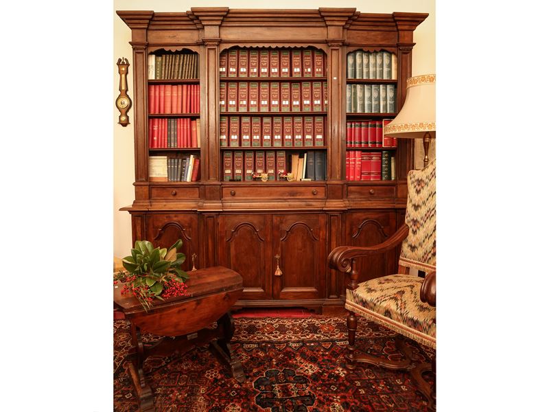 Libreria a Due Corpi in Noce