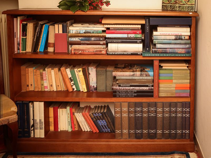 Coppia di Librerie Basse a Giorno Impiallacciate in Noce