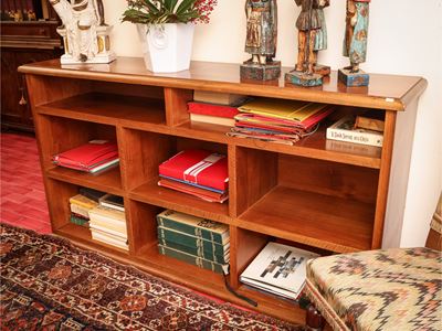 Libreria a Giorno Bassa Impallacciata in Noce