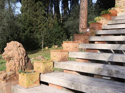 Dieci Vasi a Dado in Terra di Galestro, Impruneta