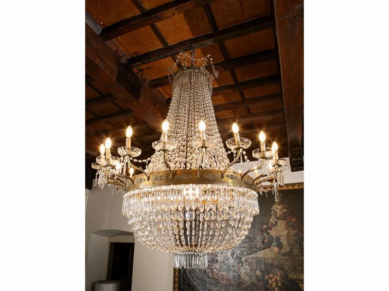 Monumentale Lampadario a Paniere in Bronzo Dorato e Cristallo