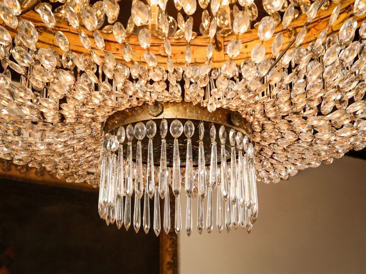 Monumentale Lampadario a Paniere in Bronzo Dorato e Cristallo