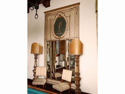 Grande Specchiera Fondo Sala in Legno Laccato Bianco e Lumeggiato in Oro