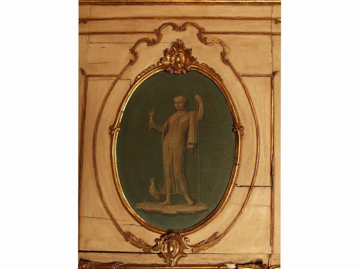 Grande Specchiera Fondo Sala in Legno Laccato Bianco e Lumeggiato in Oro
