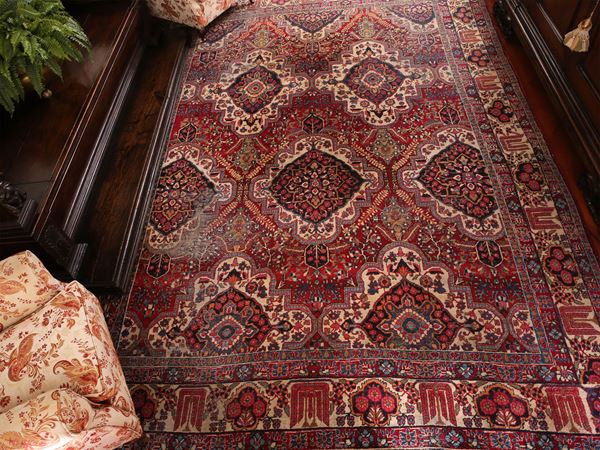 Grande tappeto persiano di vecchia manifattura