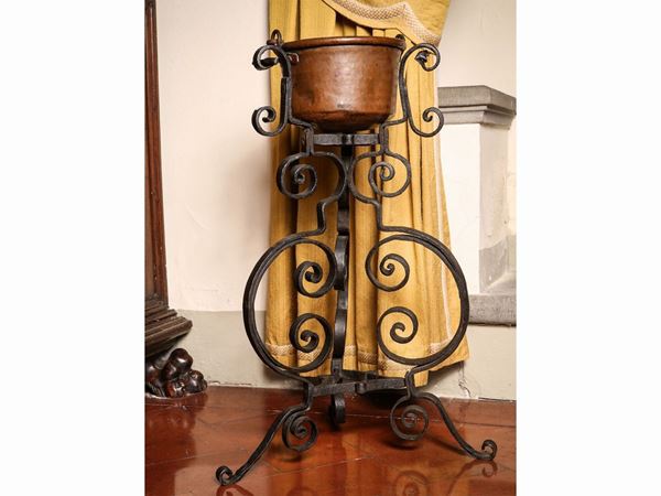 Wrought iron tripod  (nineteenth century)  - Auction Furniture and Paintings from the Gamberaia Castle in Florence - Maison Bibelot - Casa d'Aste Firenze - Milano