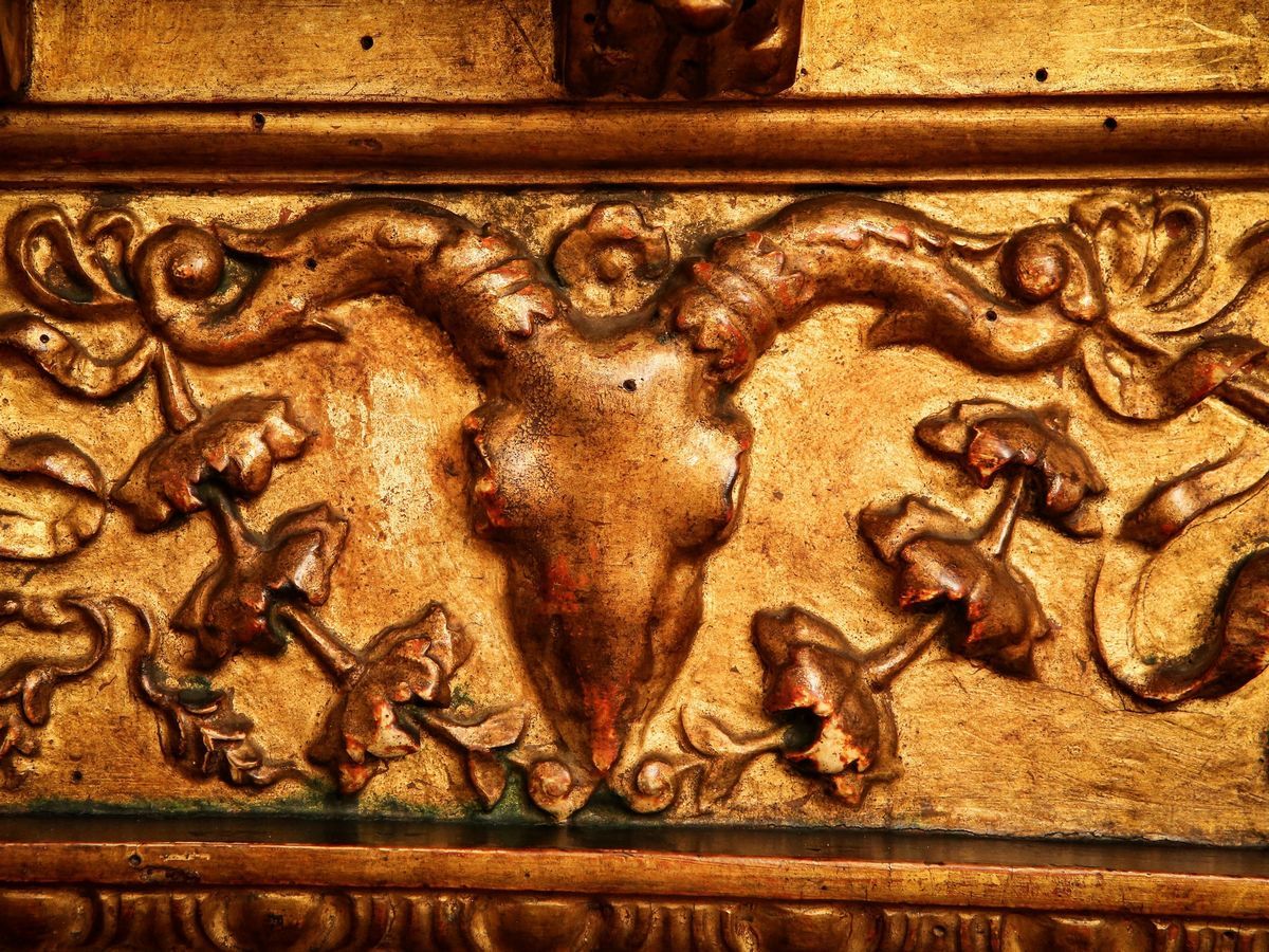 Libreria in Legno e Pastiglia Dorata