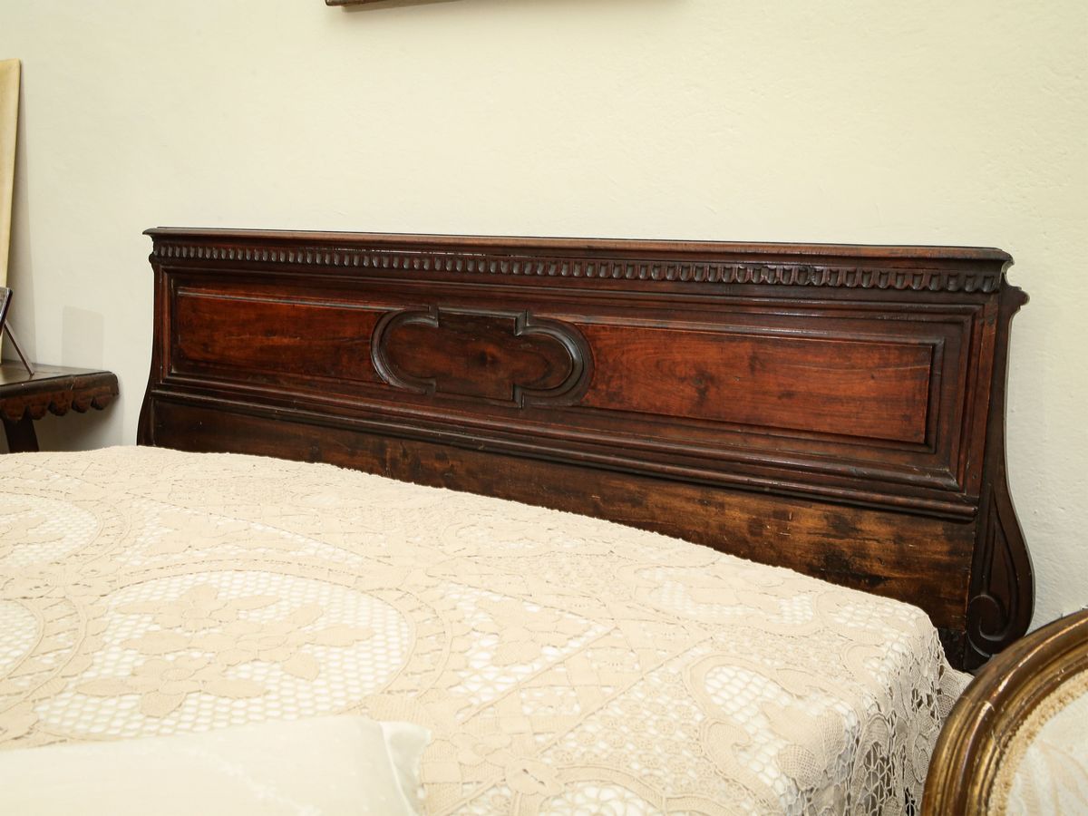 Letto Ad una Piazza e Mezzo in Noce