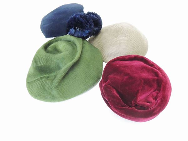Four hats in velvet and wool  (Fifties)  - Auction Vintage Clothes and Accessories - Maison Bibelot - Casa d'Aste Firenze - Milano