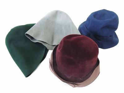 Quattro Cappellini in Velluto e Lana