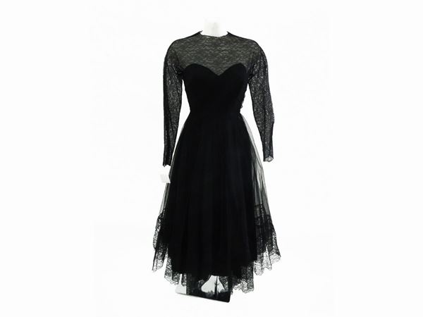 Abito in pizzo nero