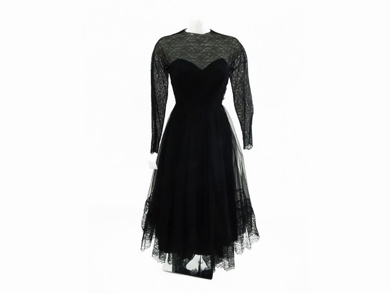 Abito in Pizzo Nero