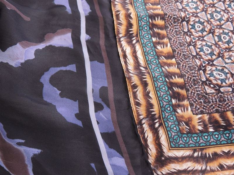 Due Foulard, Roberto Cavalli