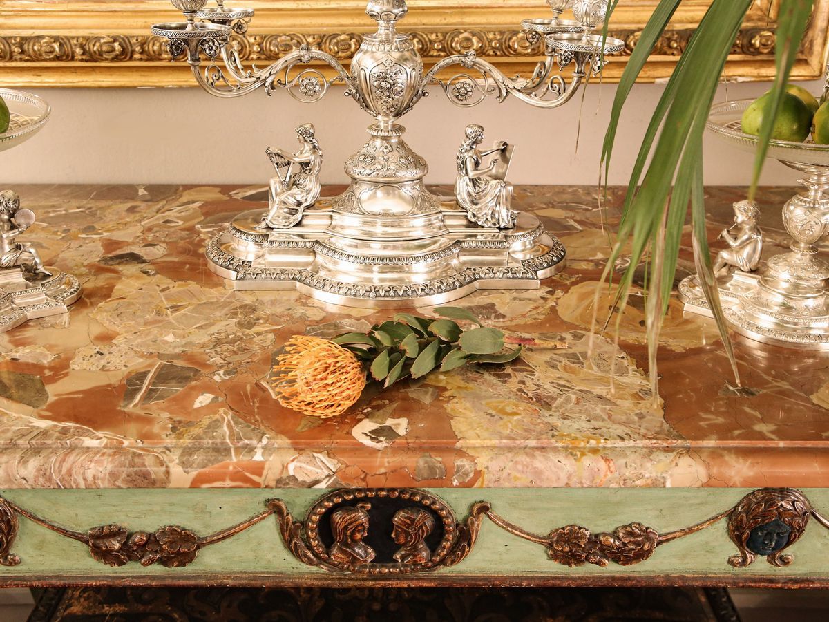 Console in Legno Laccato Verde Acqua e Lumeggiato in Oro