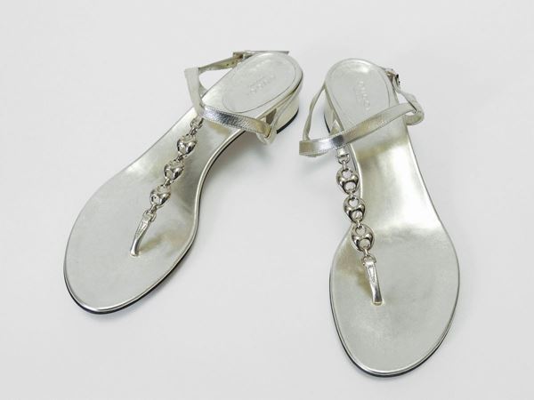 Pair of thong sandals, Gucci  - Auction Vintage Clothes and Accessories - Maison Bibelot - Casa d'Aste Firenze - Milano