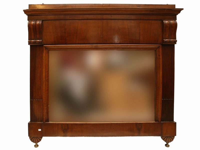 Caminiera con Cornice Impiallacciata in Piuma di Noce
