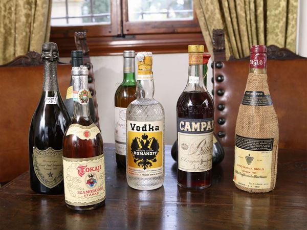 Lot of vintage liqueurs