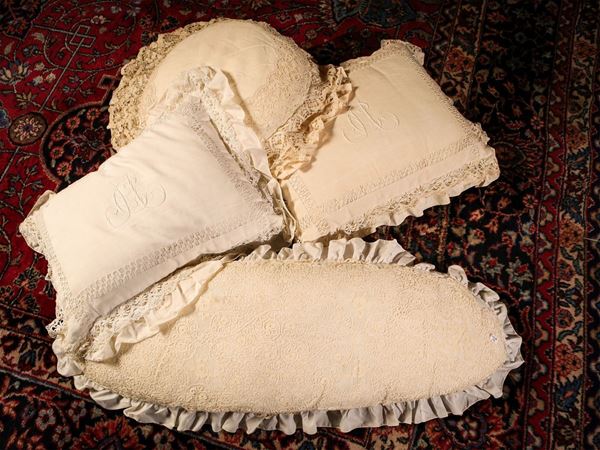 Four cushions in lace and crochet