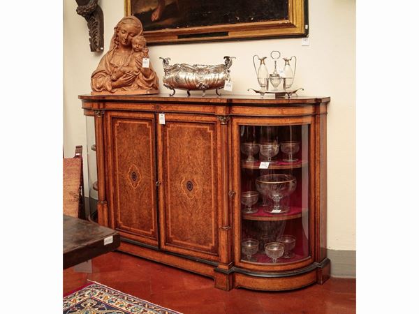 Sideboard in walnut, veneered in walnut briar  (first half of the 20th century)  - Auction Furniture and Paintings from the Gamberaia Castle in Florence - Maison Bibelot - Casa d'Aste Firenze - Milano