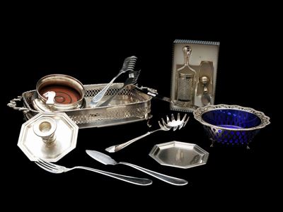 Lotto di Accessori per la Tavola in Metalo Argentato