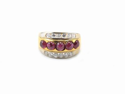 Anello a Fascia in Oro Bianco e Giallo con Diamanti e Rubini