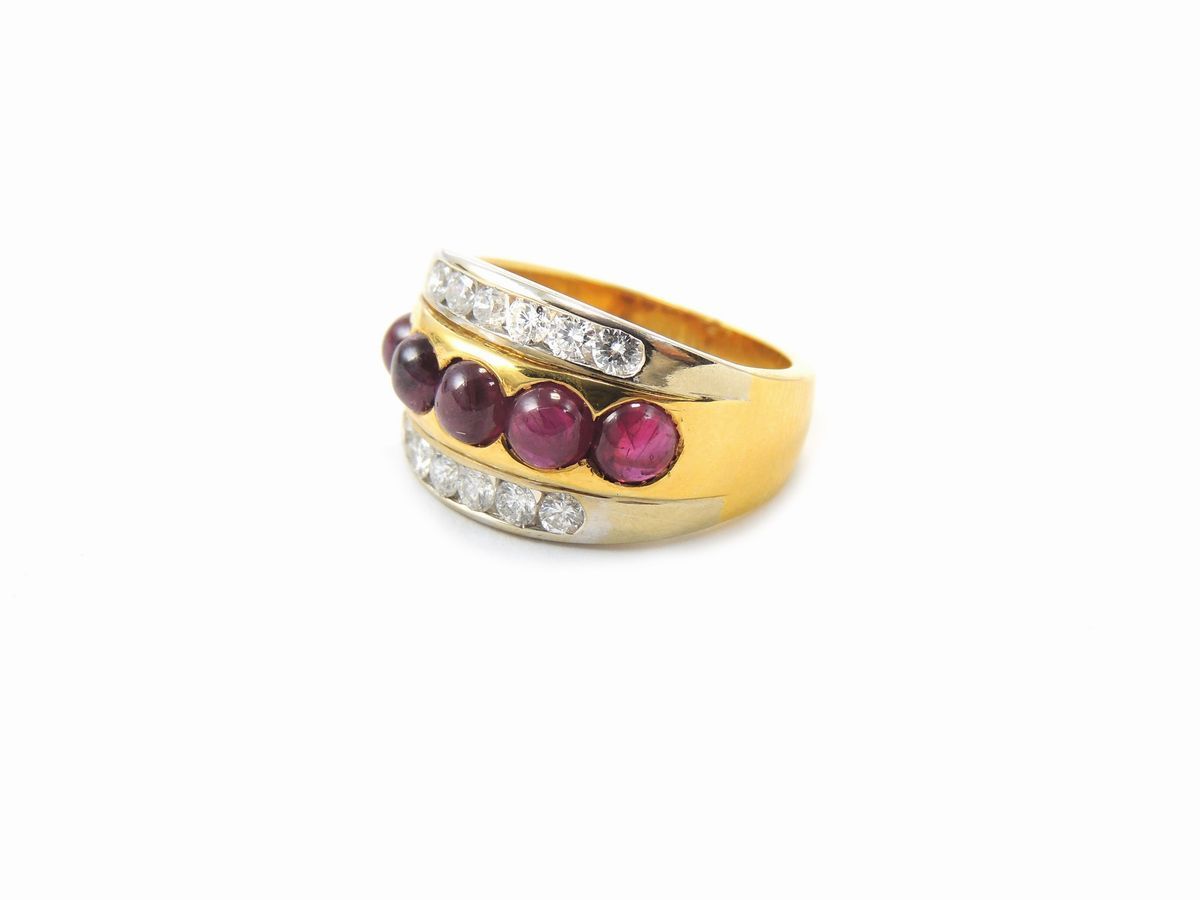 Anello a Fascia in Oro Bianco e Giallo con Diamanti e Rubini