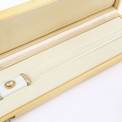 Tagliacarte in Cristallo di Rocca, Oro Giallo, Argento, Diamanti, Pietra di Luna e Smalti