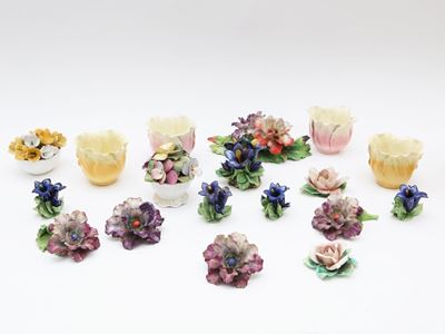 Assoritmento di Segnaposto Floreali in Porcellana