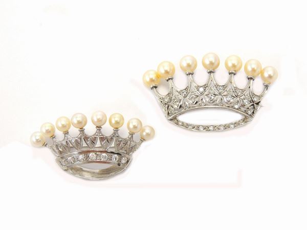Two white gold, crown-shaped brooches with diamonds and Akoya pearls