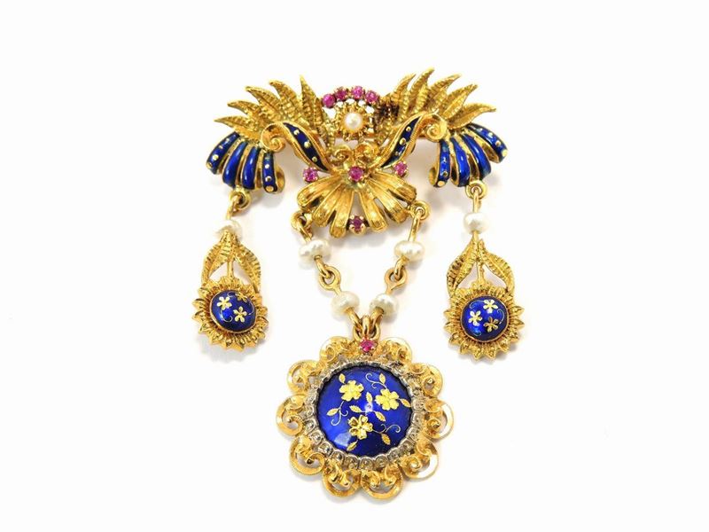 Spilla in Oro Giallo con Rubini Perle e Smalti Blu