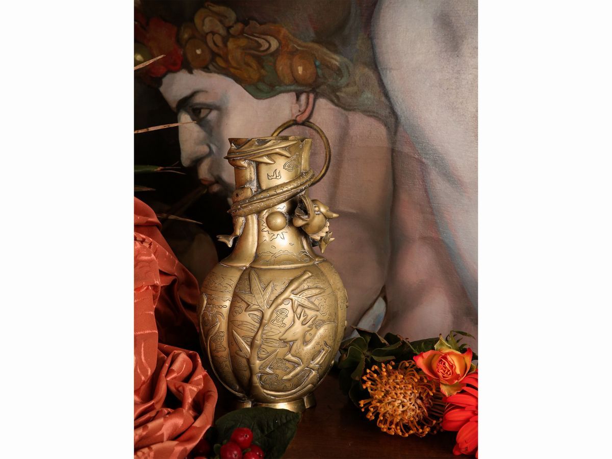 Vaso Orientale in Metallo Dorato
