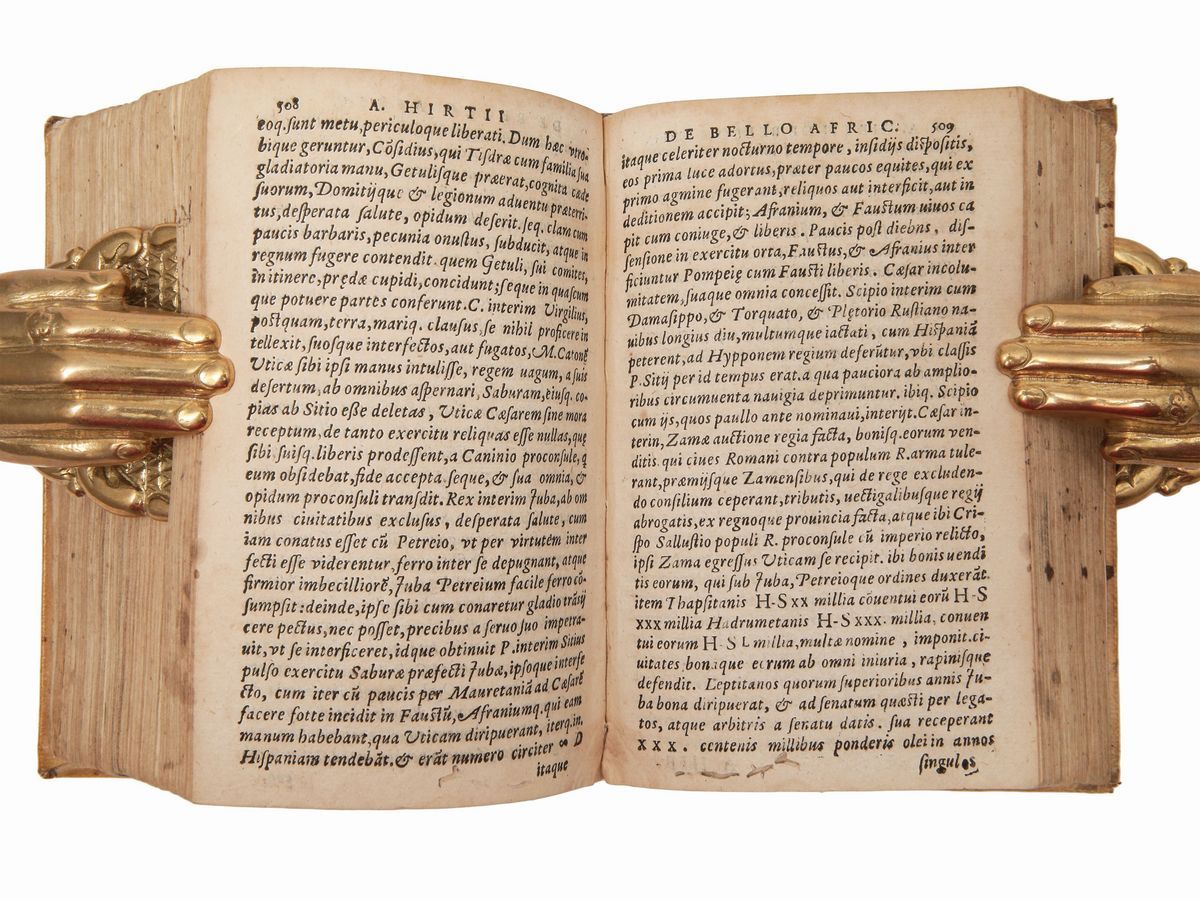 C. Iulii Caesaris Commentarij Ab Aldo Manutio Emendati Et Scholiis Illustrati